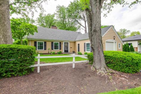 214 Washington Circle Lake Forest IL 60045