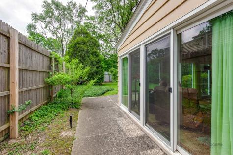 214 Washington Circle Lake Forest IL 60045