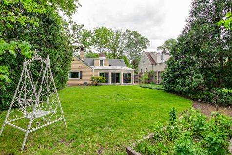 214 Washington Circle Lake Forest IL 60045