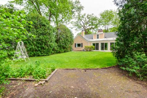 214 Washington Circle Lake Forest IL 60045