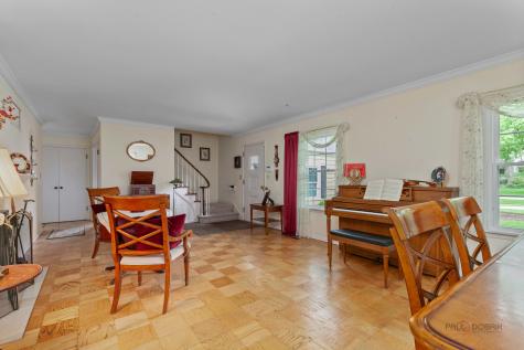 214 Washington Circle Lake Forest IL 60045