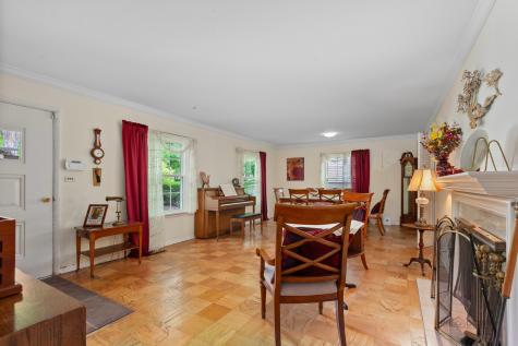 214 Washington Circle Lake Forest IL 60045