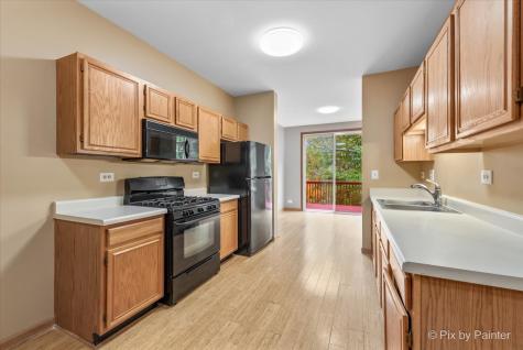 16 Brian Court Algonquin IL 60102