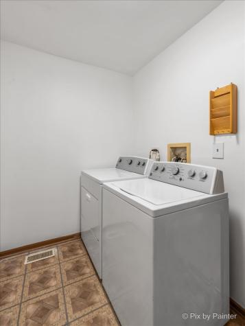 16 Brian Court Algonquin IL 60102