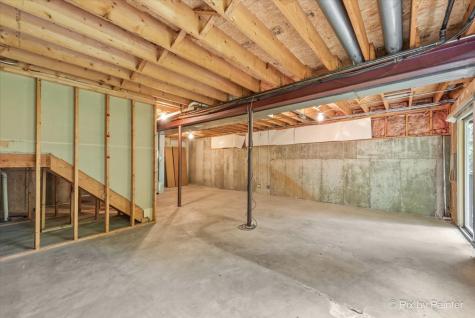 16 Brian Court Algonquin IL 60102