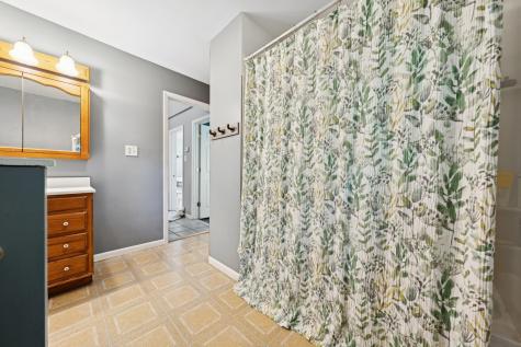 34 North Adams Street Oswego IL 60543