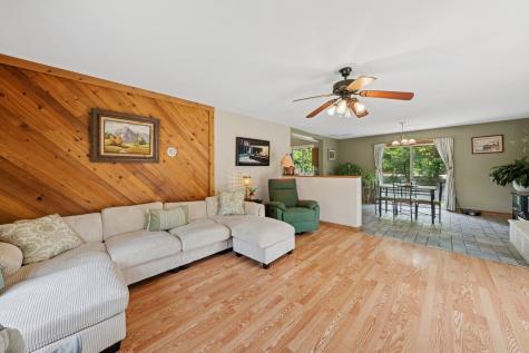 34 North Adams Street Oswego IL 60543