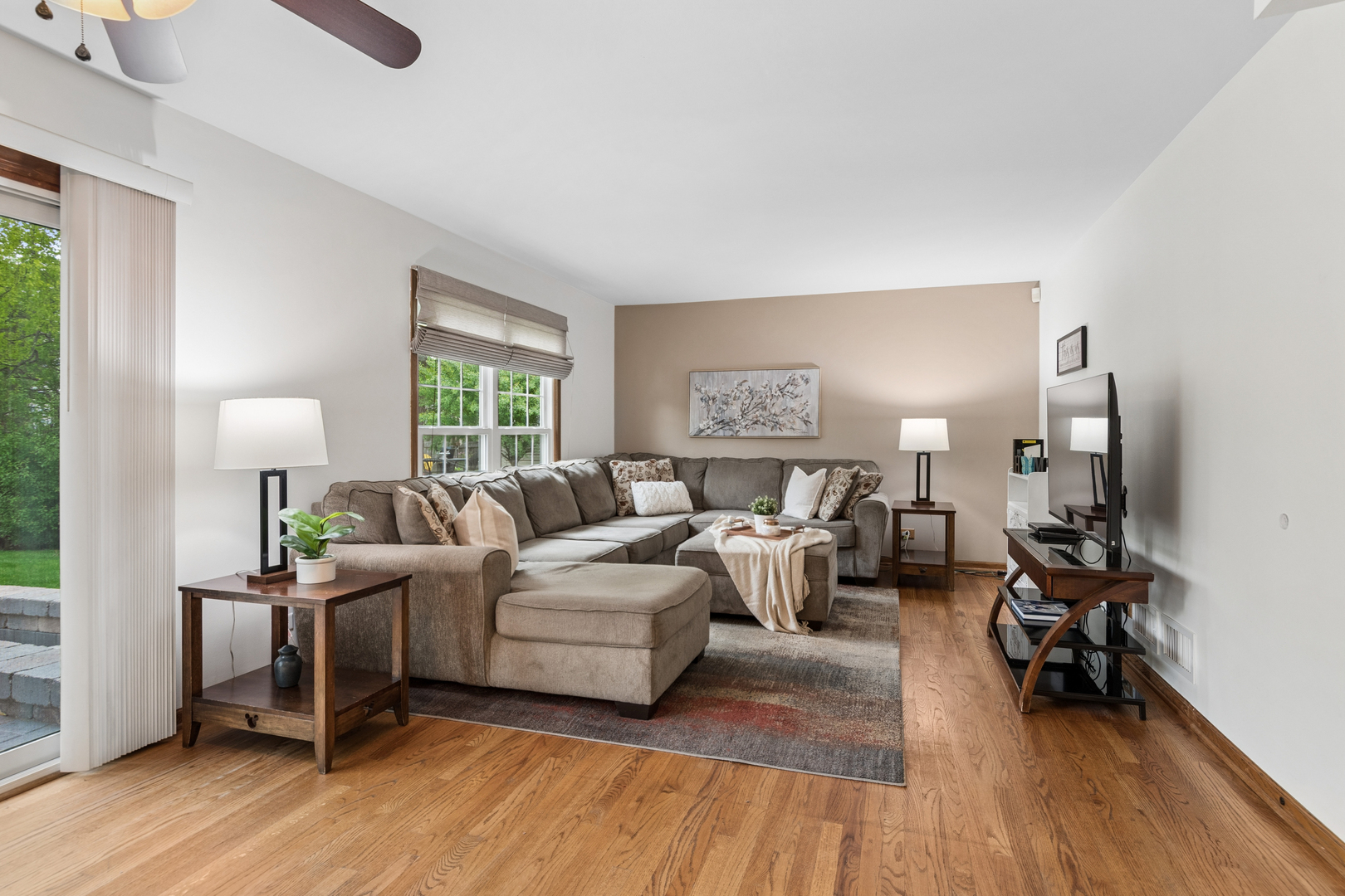 1318 Nantucket Court Carol Stream IL 60188
