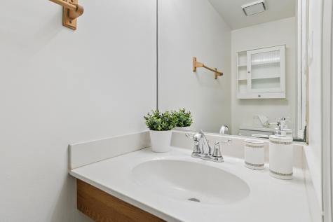 1318 Nantucket Court Carol Stream IL 60188