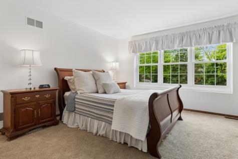 1318 Nantucket Court Carol Stream IL 60188