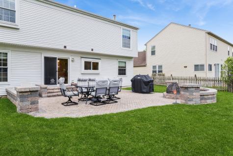 1318 Nantucket Court Carol Stream IL 60188