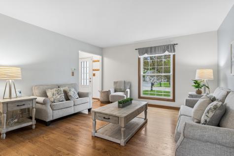 1318 Nantucket Court Carol Stream IL 60188