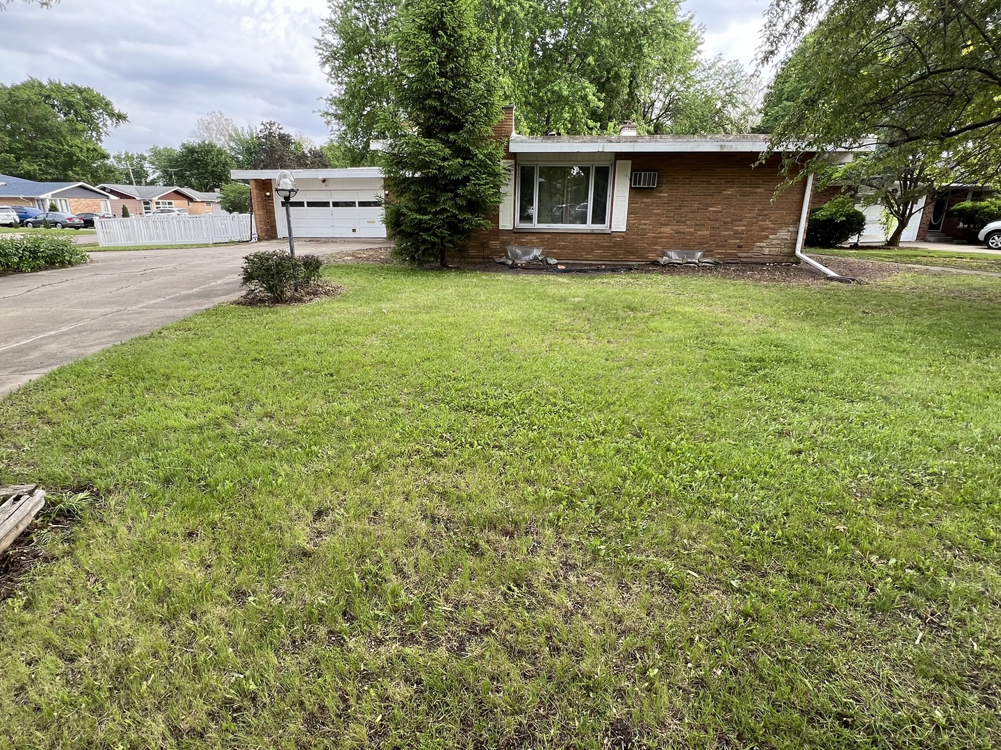 616 Seneca Drive Aurora IL 60506