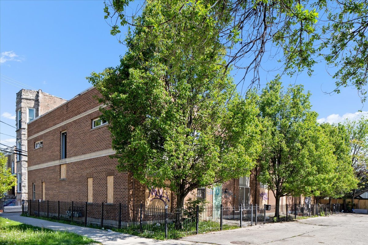 3149 West Lexington Street Chicago IL 60612