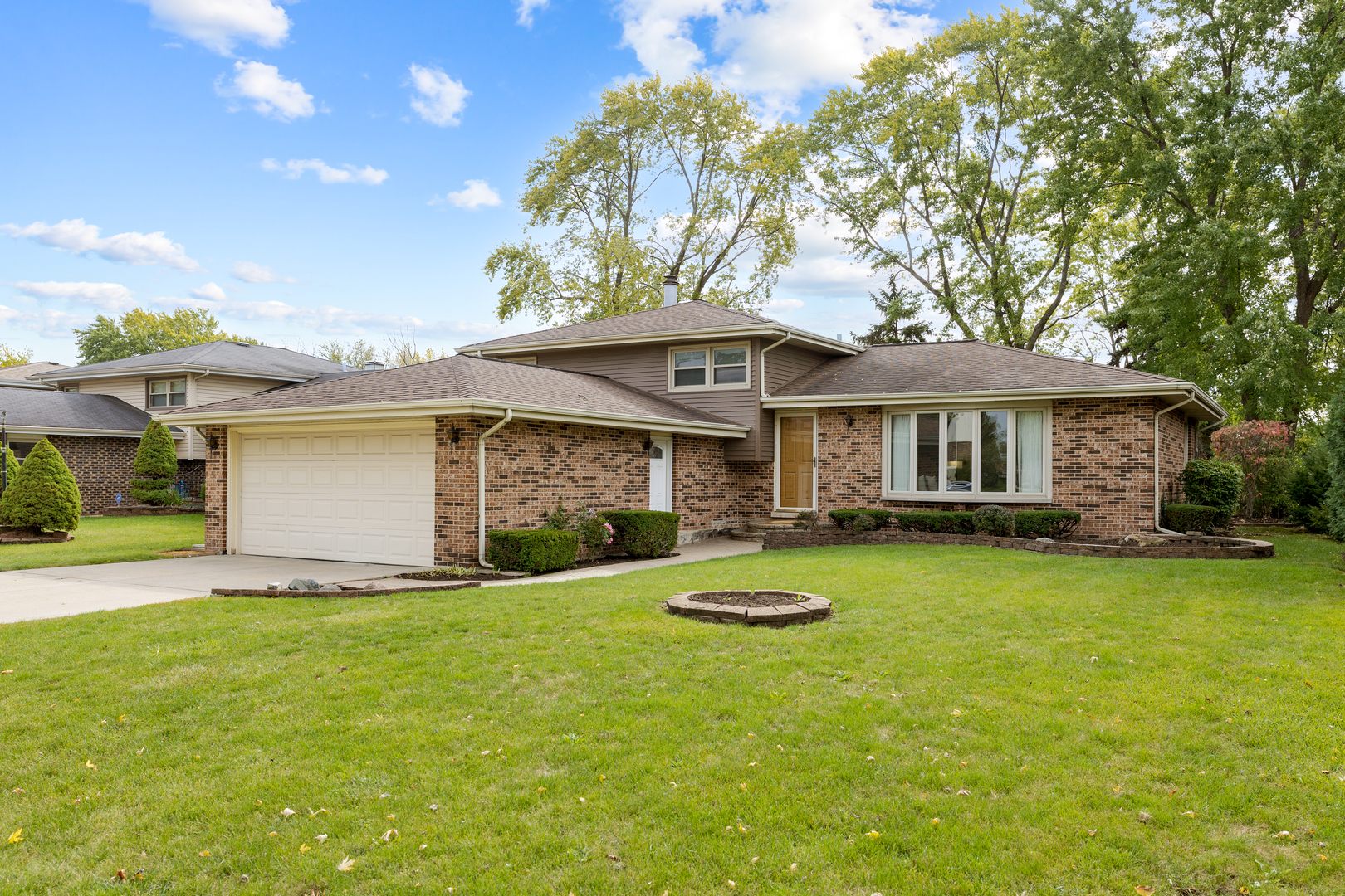 1827 West Sherry Lane Addison IL 60101