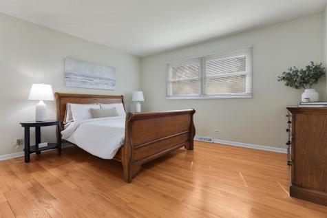 1827 West Sherry Lane Addison IL 60101