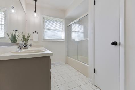 1827 West Sherry Lane Addison IL 60101