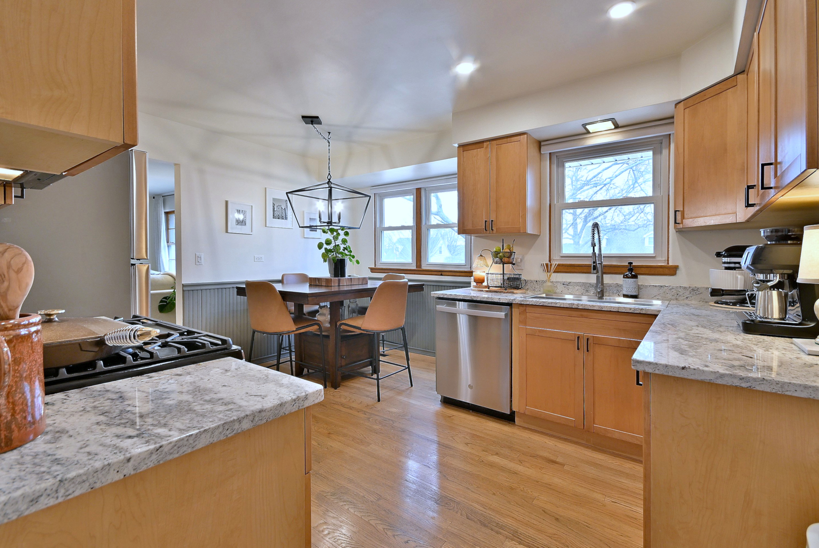 465 West Verret Street Elmhurst IL 60126