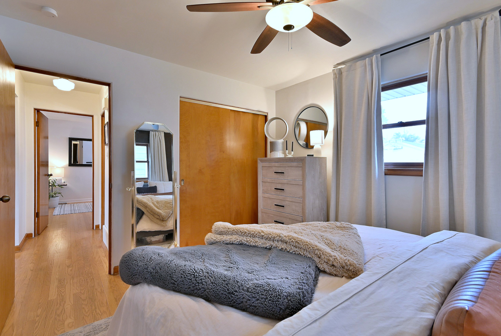 465 West Verret Street Elmhurst IL 60126