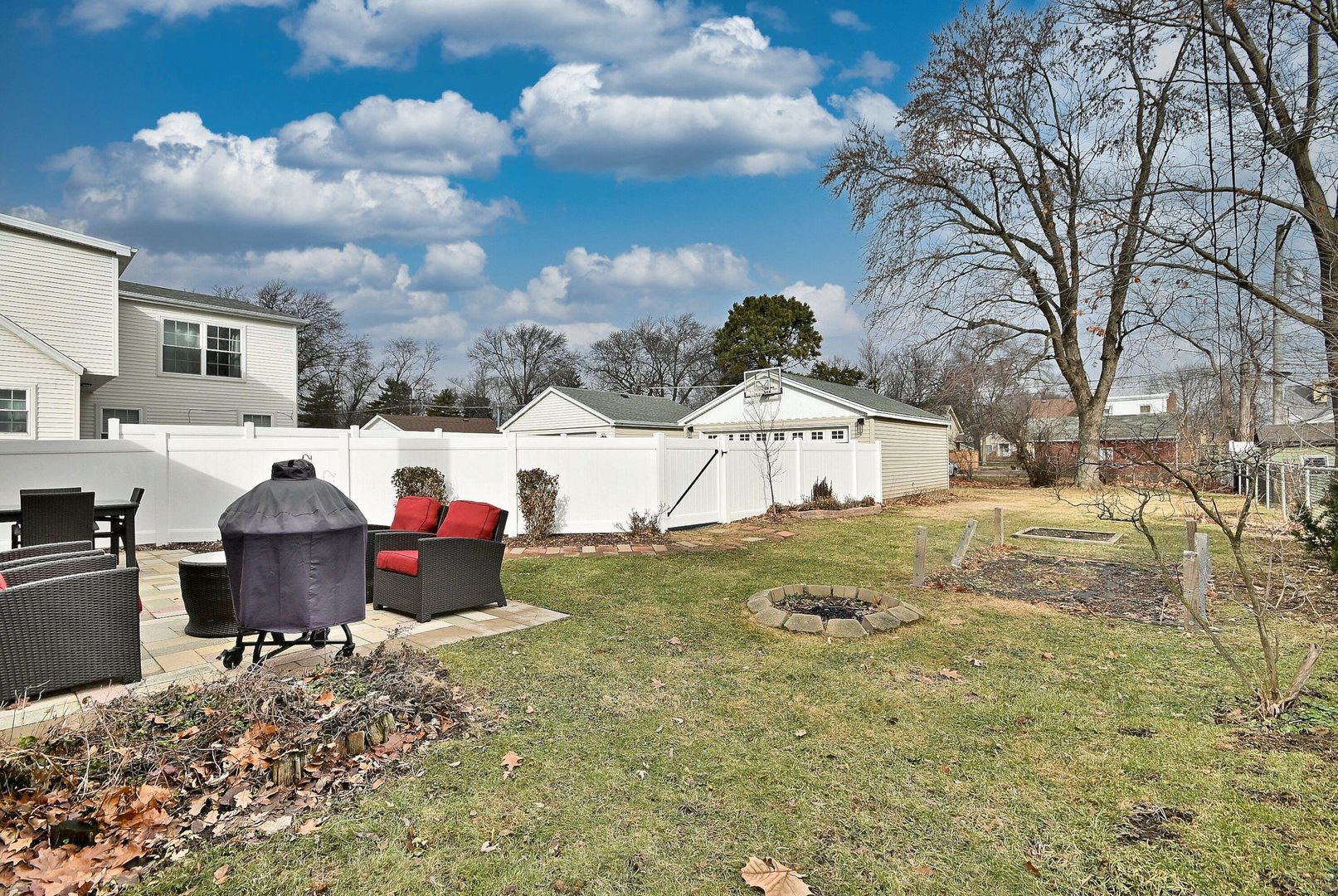 465 West Verret Street Elmhurst IL 60126