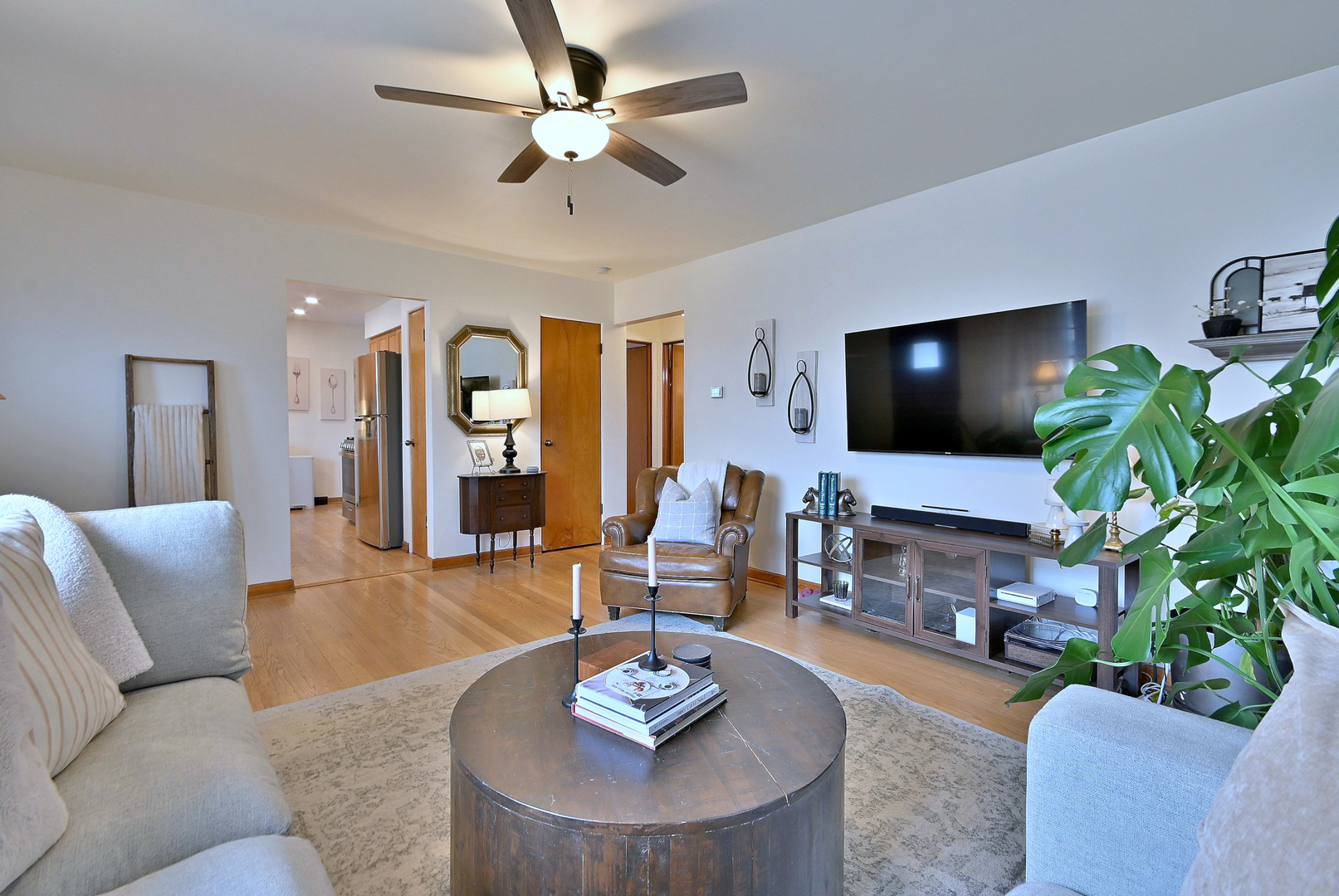 465 West Verret Street Elmhurst IL 60126