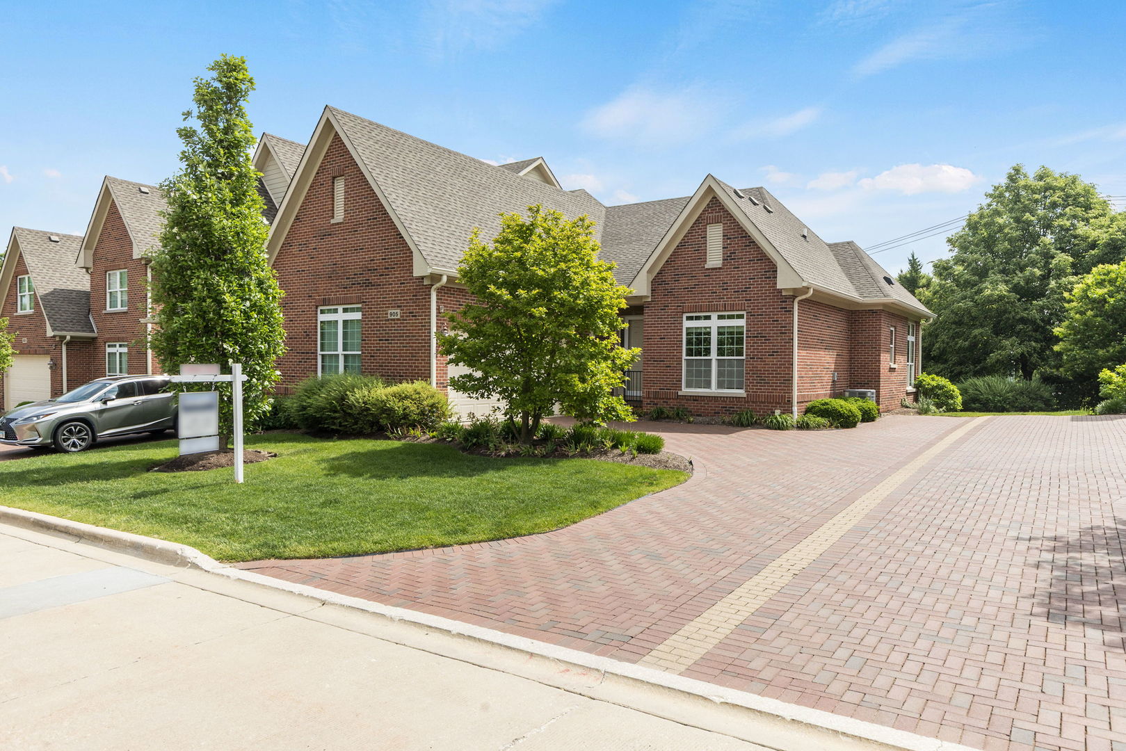 905 Hickory Drive Western Springs IL 60558