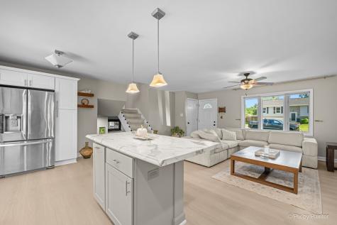 2408 West Fairview Lane Mchenry IL 60051
