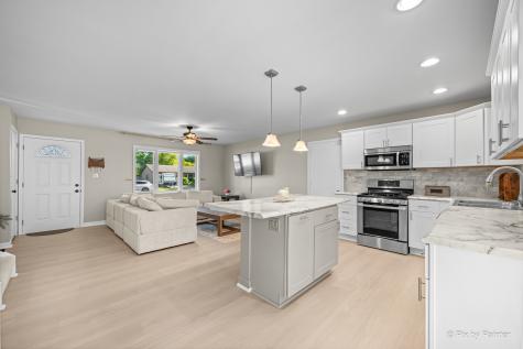 2408 West Fairview Lane Mchenry IL 60051