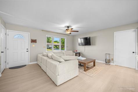 2408 West Fairview Lane Mchenry IL 60051