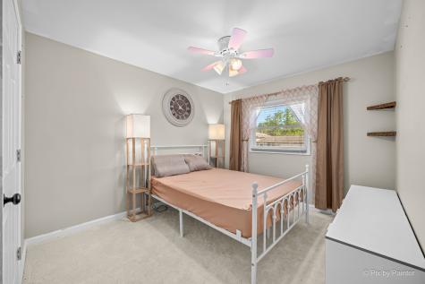 2408 West Fairview Lane Mchenry IL 60051