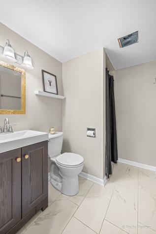 2408 West Fairview Lane Mchenry IL 60051