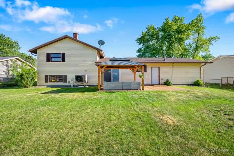 2408 West Fairview Lane Mchenry IL 60051