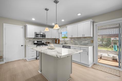 2408 West Fairview Lane Mchenry IL 60051
