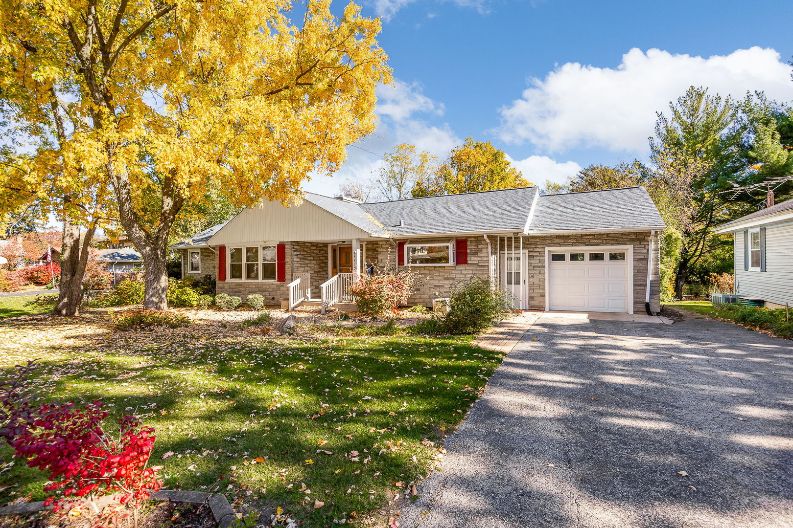 4915 Pershing Avenue Downers Grove IL 60515