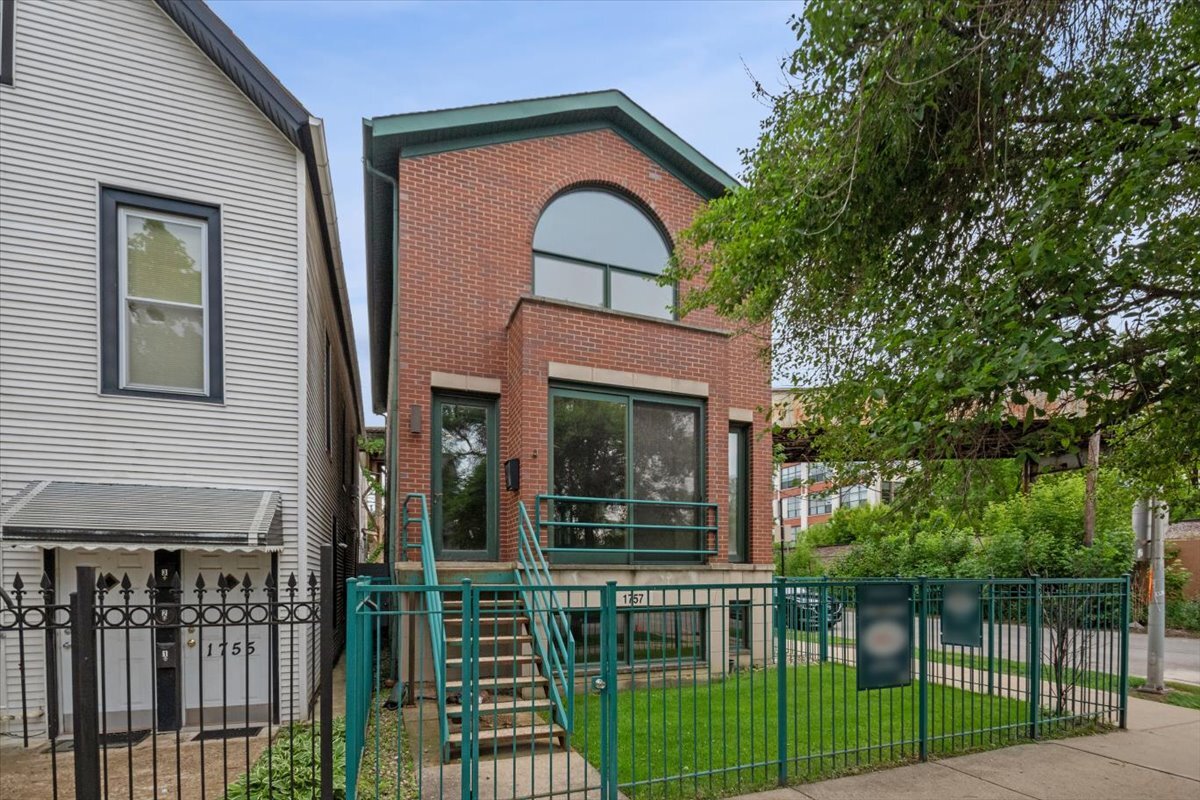 1757 West Newport Avenue Chicago IL 60657