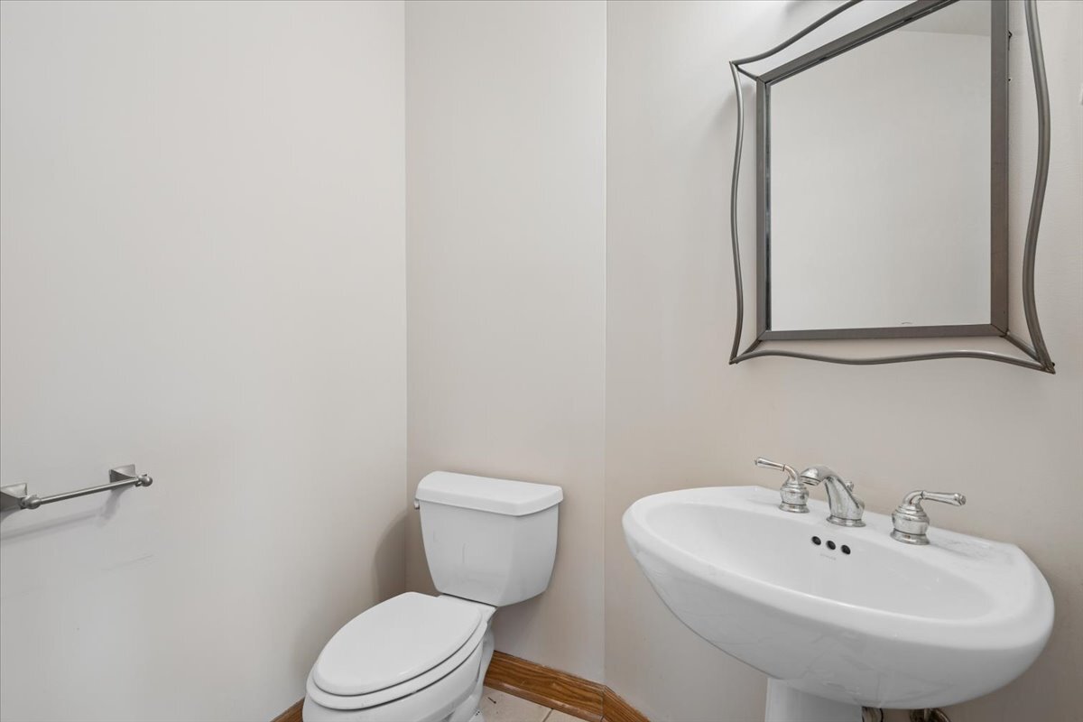1757 West Newport Avenue Chicago IL 60657
