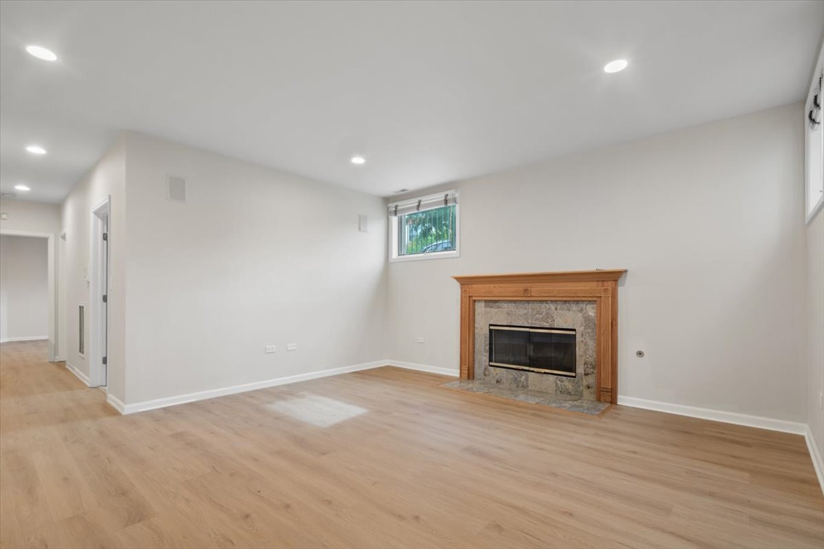 1757 West Newport Avenue Chicago IL 60657