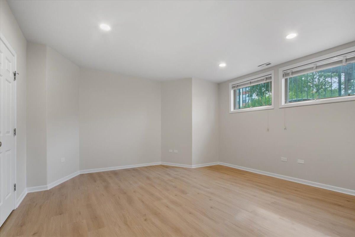 1757 West Newport Avenue Chicago IL 60657