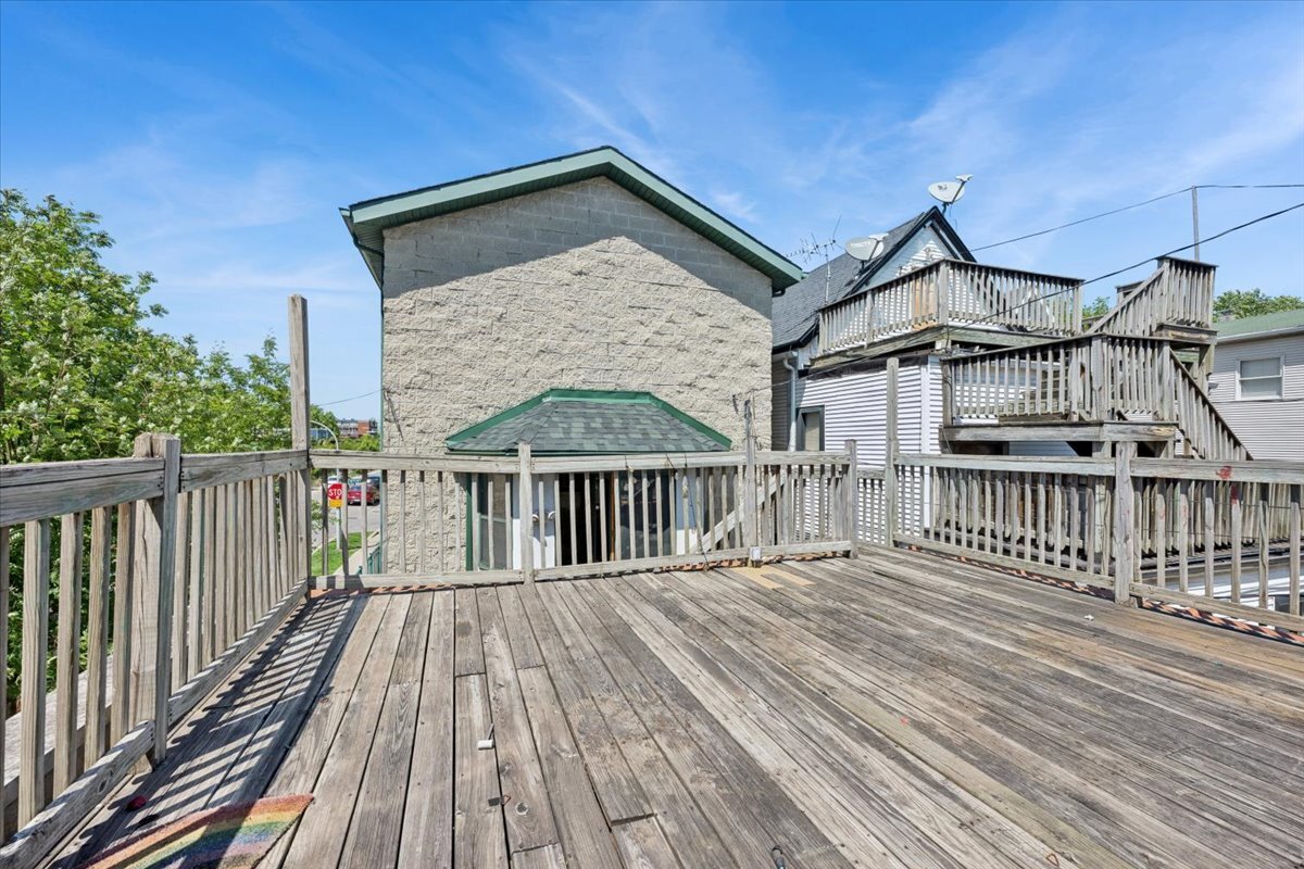 1757 West Newport Avenue Chicago IL 60657