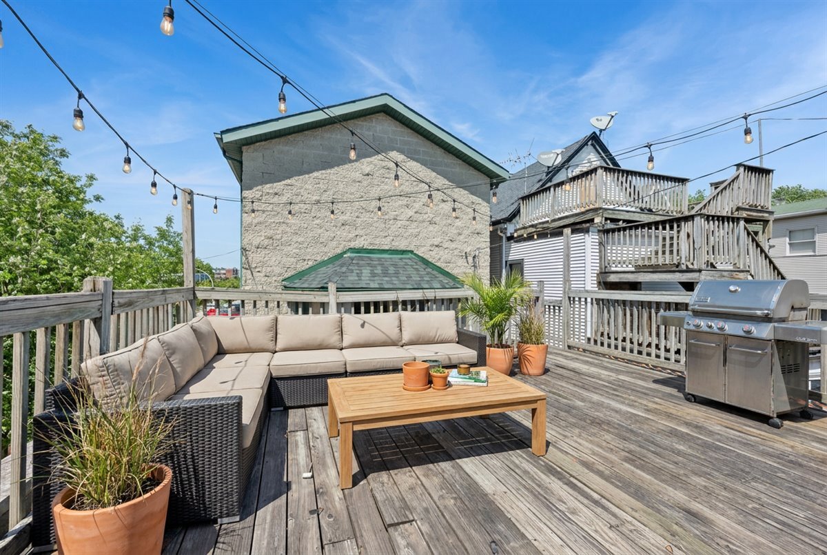 1757 West Newport Avenue Chicago IL 60657