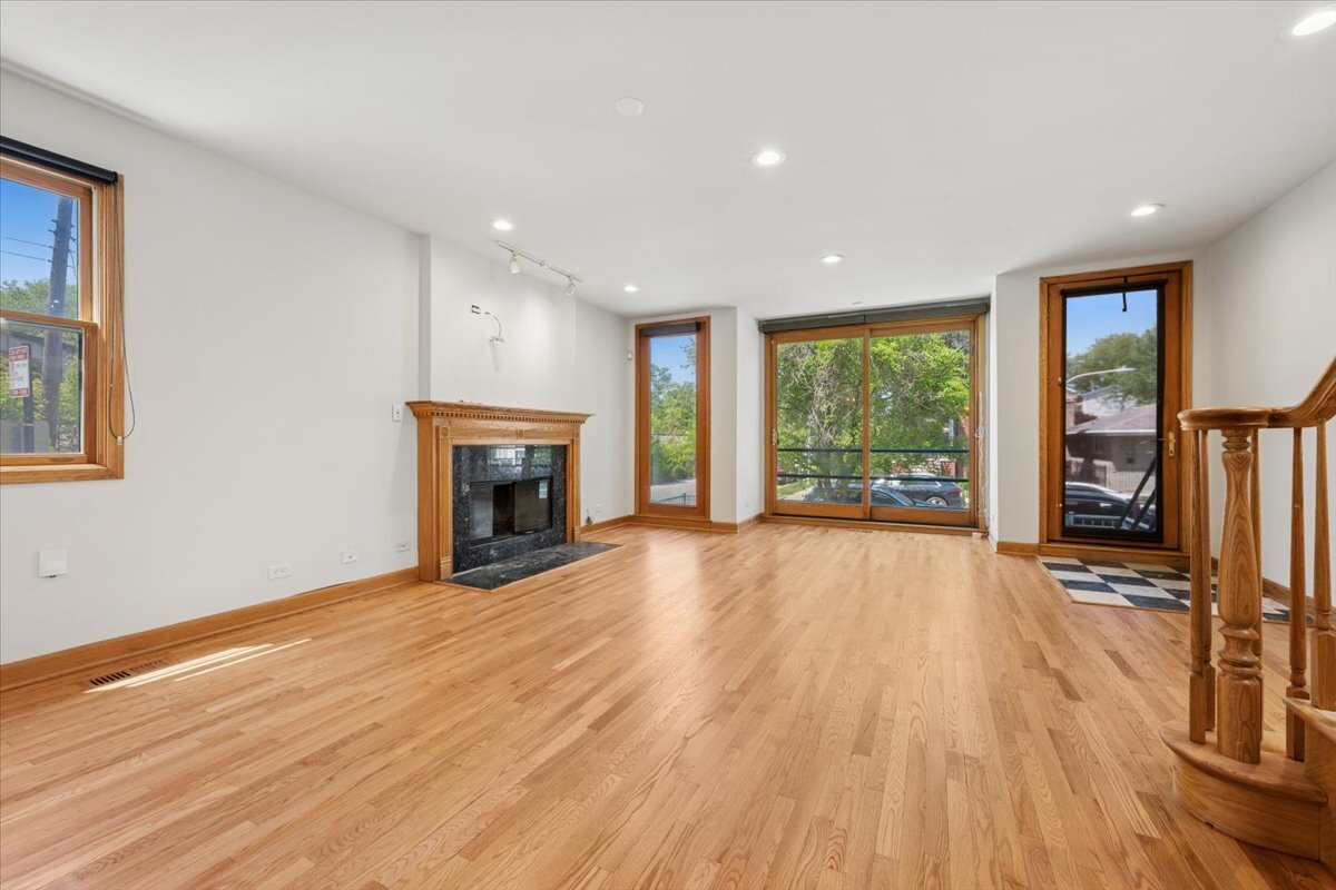 1757 West Newport Avenue Chicago IL 60657