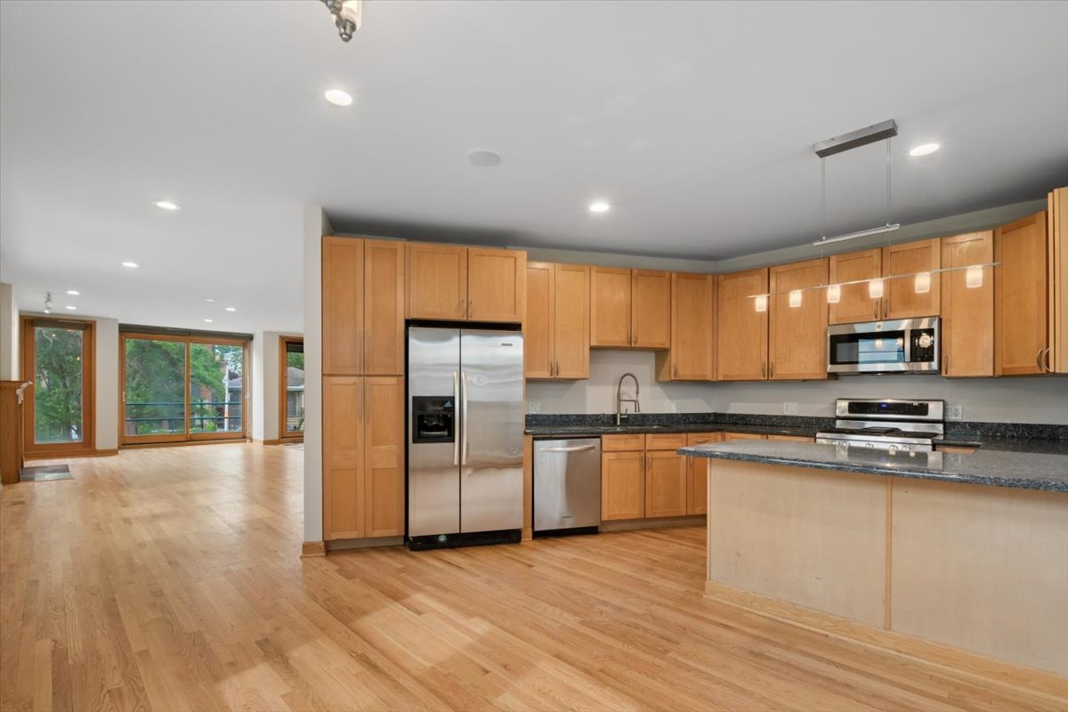 1757 West Newport Avenue Chicago IL 60657