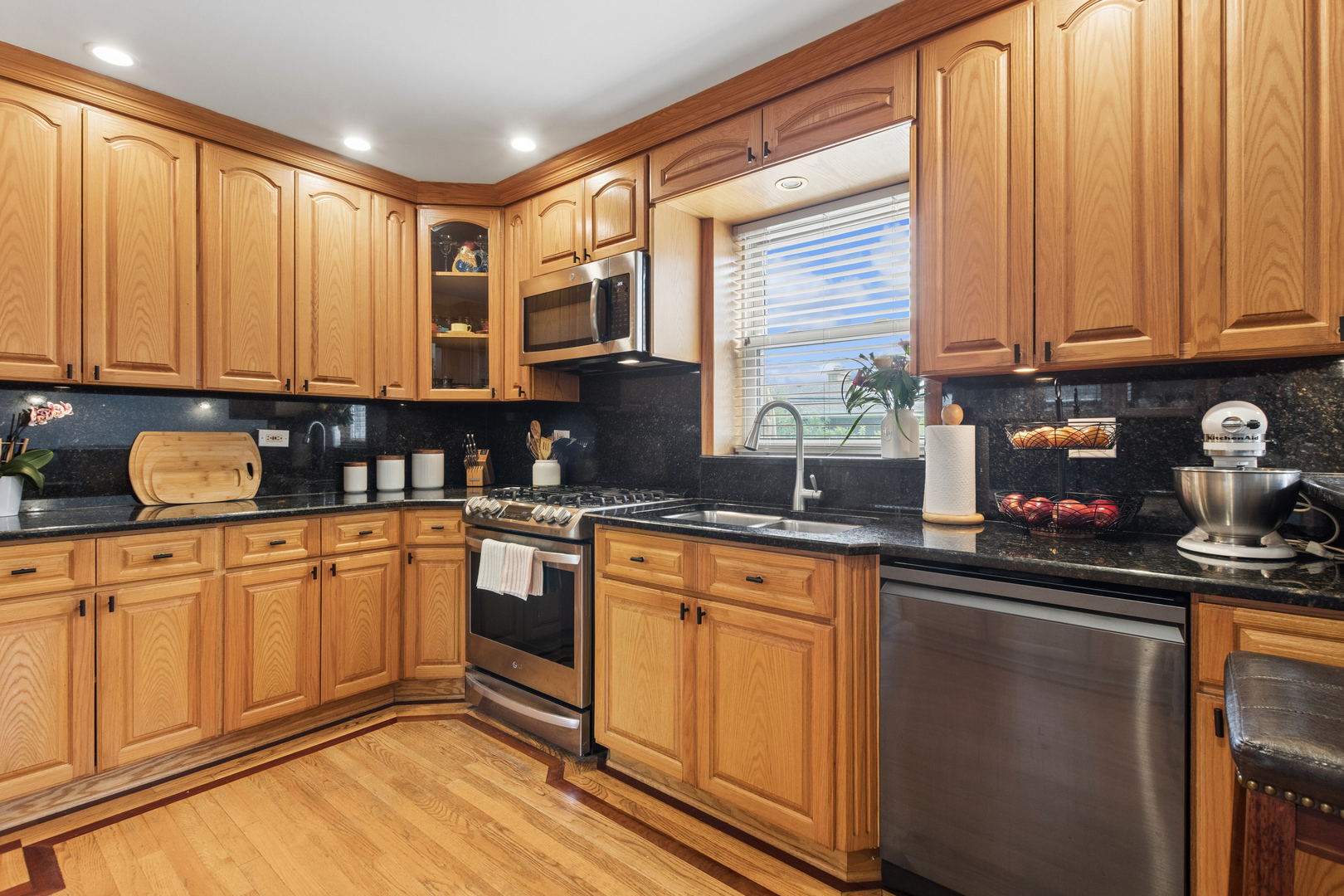 7911 West Rascher Avenue Chicago IL 60656