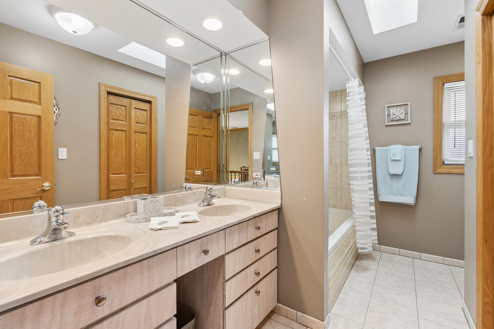 7911 West Rascher Avenue Chicago IL 60656