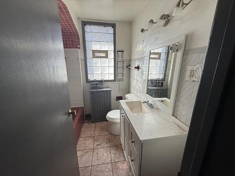 8104 South Euclid Avenue Chicago IL 60617