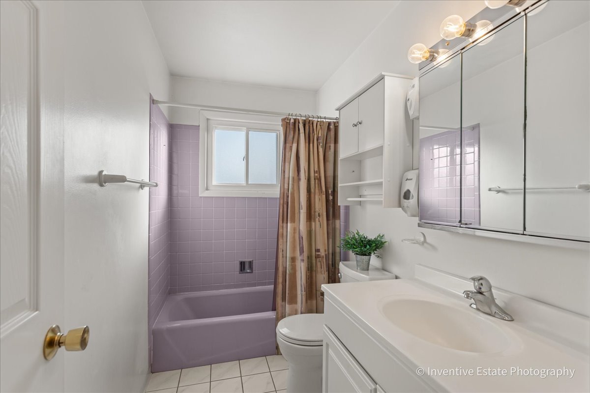 17W645 Lorraine Avenue Addison IL 60101