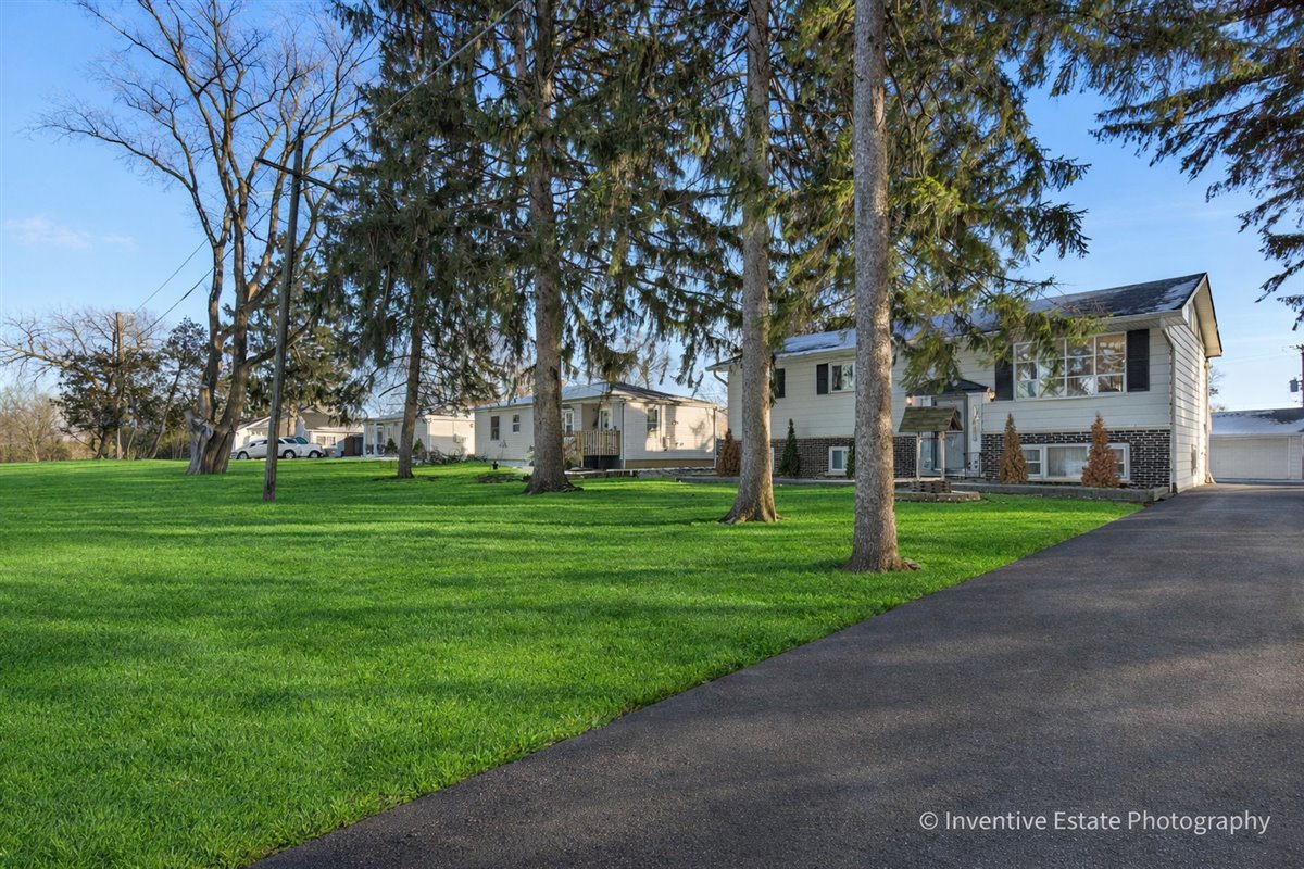 17W645 Lorraine Avenue Addison IL 60101