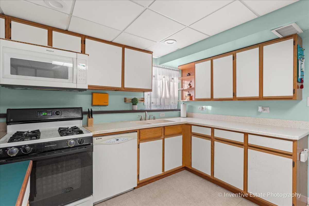 17W645 Lorraine Avenue Addison IL 60101