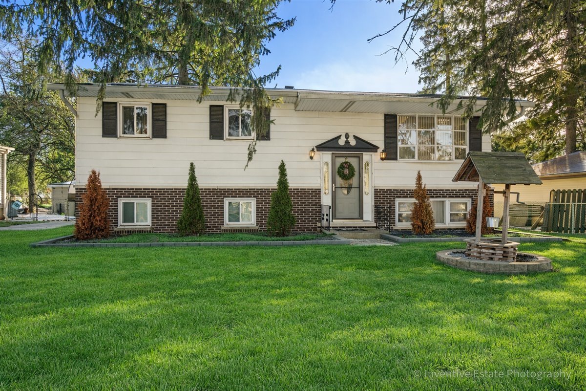 17W645 Lorraine Avenue Addison IL 60101