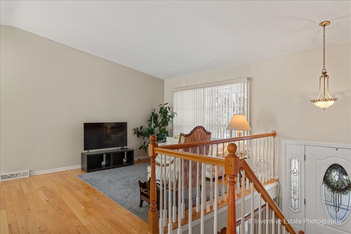 17W645 Lorraine Avenue Addison IL 60101